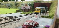 00 Gauge Model railway layout DCC 14x7ft (4 sections) delivered peco hornby