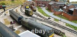 00 Gauge Model railway layout DCC 14x7ft (4 sections) delivered peco hornby