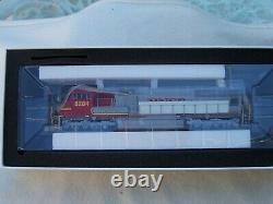 Athearn Genesis BNSF SD75I, # 8284 DCC ready. HO Scale