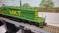 Athearn HO Train Custom LED/Tsunami DCC/Sound & Keep Alive MKT SD40-2 Locomotive