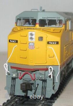 Atlas HO Master Gold 9619 UP Union Pacific Dash 8-40CW Diesel #9442 DCC Sound