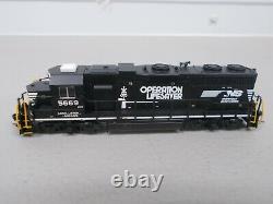 Atlas Norfolk & Southern Gp-38 Locomotive # 5669 DCC & Sound N-scale