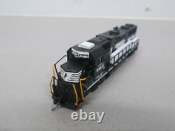 Atlas Norfolk & Southern Gp-38 Locomotive # 5669 DCC & Sound N-scale