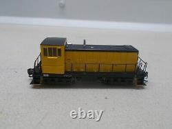 BACHMANN # 682054 UNDECORATED YELLOW & BLACK GE 70 TON LOCOMOTIVE WithDCCN-SCALE