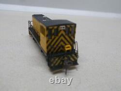 BACHMANN # 682054 UNDECORATED YELLOW & BLACK GE 70 TON LOCOMOTIVE WithDCCN-SCALE