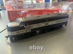 BACHMANN HO Scale 64702 Alco FA2 Loco DCC Sound New York Central Boxed