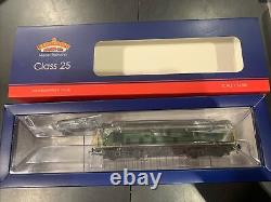 Bachmann 32-331 OO Gauge BR Green Class 25 No 25043 Factory Weathered DCC Ready