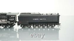 Broadway Limited 4-6-6-4 Challenger Union Pacific 3985 DCC withParagon3 HO scale