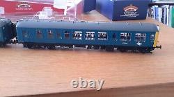 DCC Fitted Bachmann 32-517 OO Gauge Derby Lightweight Two Car DMU BR Blue