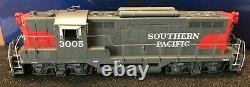 HO Athearn Genesis Southern Pacific Commute GP9 with DCC / Tsunami 2 Sound