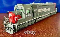 HO Athearn Genesis Southern Pacific SD40M-2 #8693 DCC/Sound