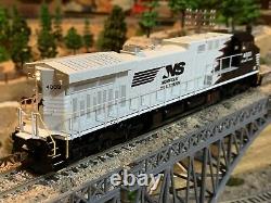 HO Scale Athearn AC4400CW AC44C6M DC / DCC Diesel Locomotive NS Norfolk Southern