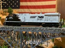 HO Scale Athearn AC4400CW AC44C6M DC / DCC Diesel Locomotive NS Norfolk Southern