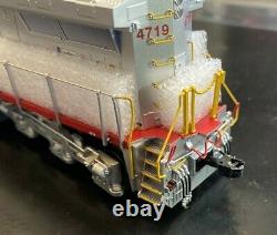 HO Scale MTH Dash 9 with Proto Sound 3 Road #4719 Operating Couplers via DCC