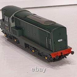 Heljan 1500 Class 15 D8200 in BR Plain Green Livery DCC Ready Mint Boxed OO