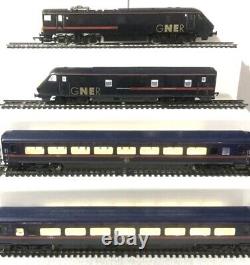 Hornby OO GNER 225 train pack. With Directional LED Cab Lights And Coach Lights