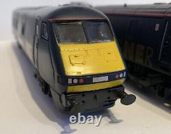 Hornby OO GNER 225 train pack. With Directional LED Cab Lights And Coach Lights