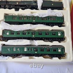 Hornby R2599M The Royal Wessex Train Pack DCC Ready Certificate 0124 Limited