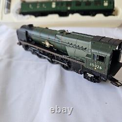 Hornby R2599M The Royal Wessex Train Pack DCC Ready Certificate 0124 Limited