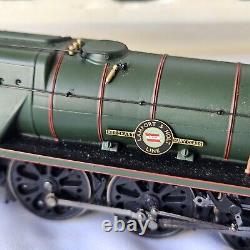 Hornby R2599M The Royal Wessex Train Pack DCC Ready Certificate 0124 Limited