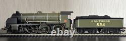Hornby R3327 4-6-0 SR S15 Class 824 Southern, DCC Ready MINT