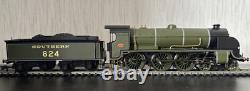 Hornby R3327 4-6-0 SR S15 Class 824 Southern, DCC Ready MINT