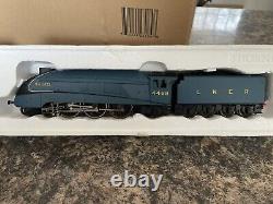 Hornby R3371 OO Gauge LNER 4-6-2 A4 4462'Mallard' LNER Blue
