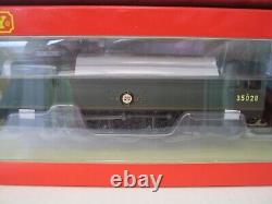 Hornby R3436 Merchant Navy BR Lined Green No. 35028 Clan Line Brand NEW