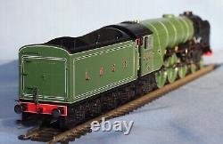 Hornby R3832 Thompson A2/3 500 Edward Thompson LNER OO Gauge DCC Ready BNIB