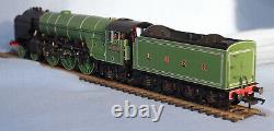 Hornby R3832 Thompson A2/3 500 Edward Thompson LNER OO Gauge DCC Ready BNIB