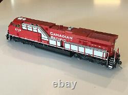 InterMountain Canadian Pacific ES44AC Locomotive with Sound. CP 8726