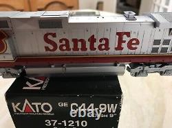 Kato GE C44-9W Santa Fe loco DCC ready Road # 605 New