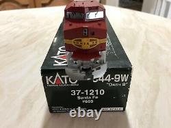 Kato GE C44-9W Santa Fe loco DCC ready Road # 605 New