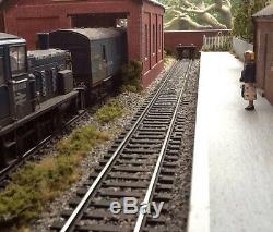 OO gauge Model Railway Layout Two Sections (4 1/2ft x 17.5) DC or DCC Stanton