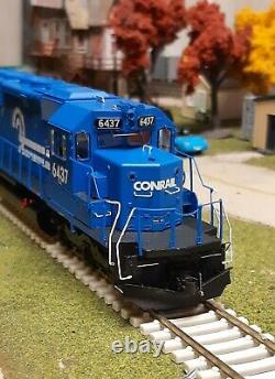 Scaletrains.com Rivet Counter Conrail SD40-2 Road #6437 DCC Ready First run